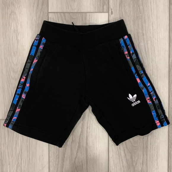 Cute adidas kids sweatpant shorts - Picture 1 of 2